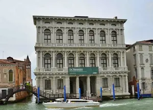 Follow the best Venice walking route for a full day: a logical, self-guided walk past top sights plus quieter streets. Includes tips and smart stops.