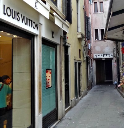 Louis Vuitton Venezia Store In Venezia, Italia