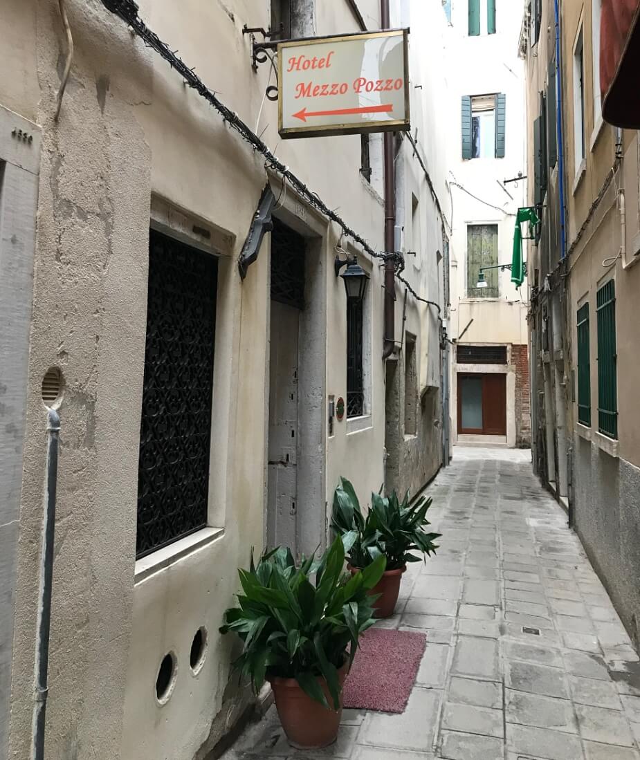 Last Minute Hotel Deal