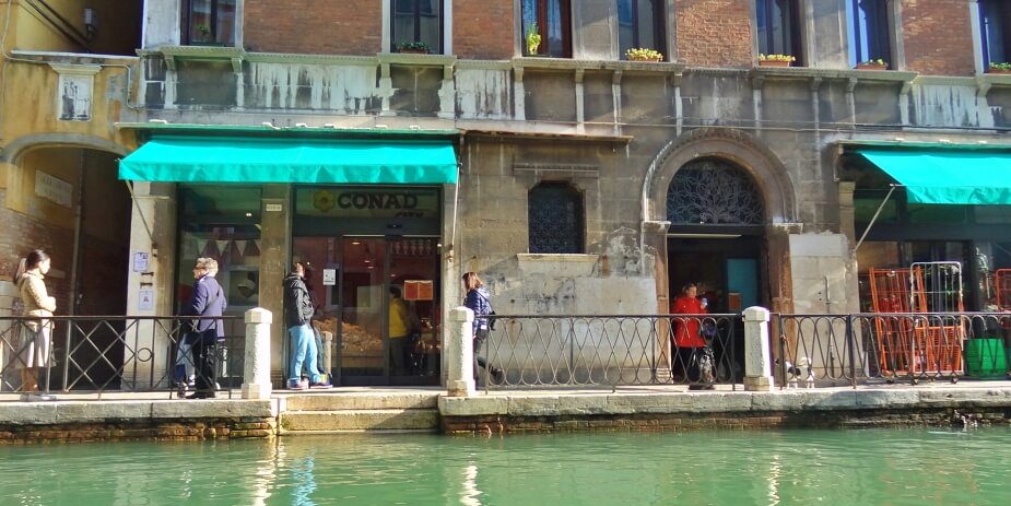 Supermarket-from-Water