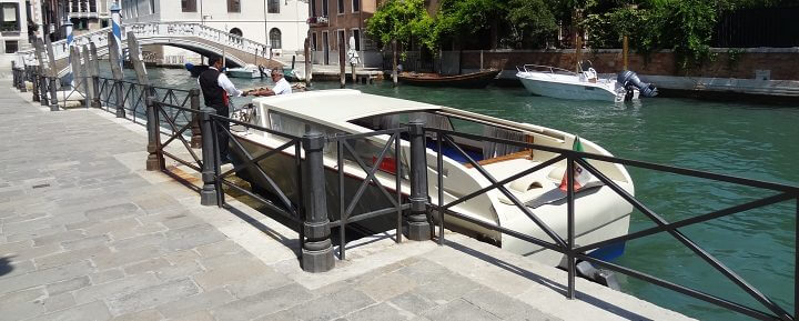 Water Taxi in Venice hotel