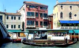 Canal hotel Venice ‘Boscolo Bellini’ 